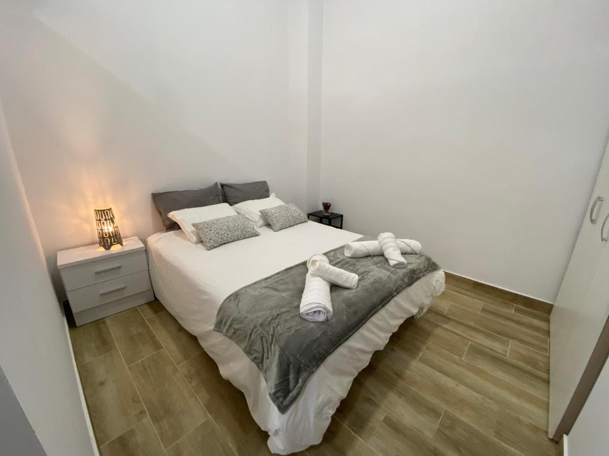 Apartamentos Cruz Roja B Seville Ngoại thất bức ảnh